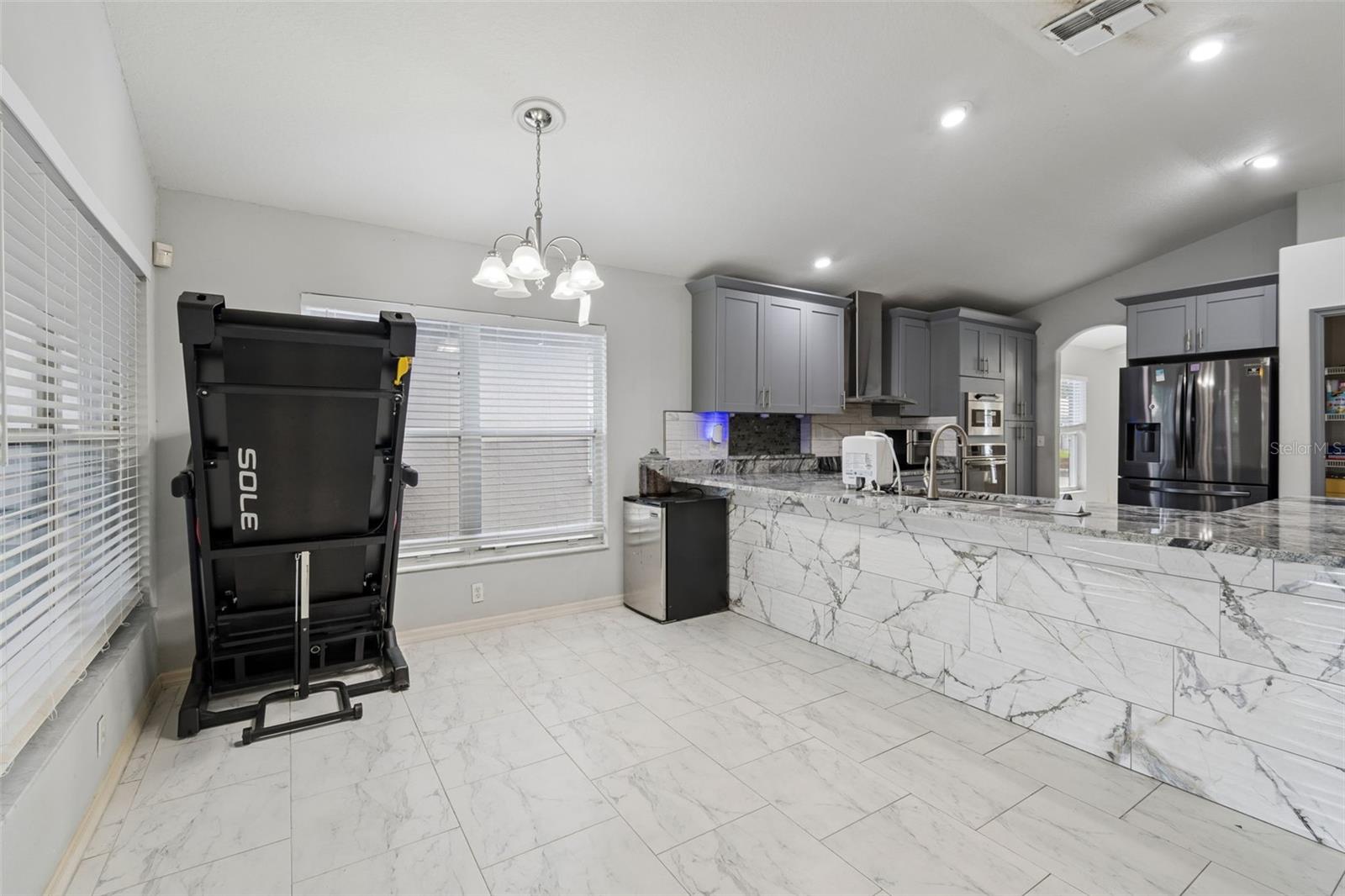 4643 DUNNIE DR