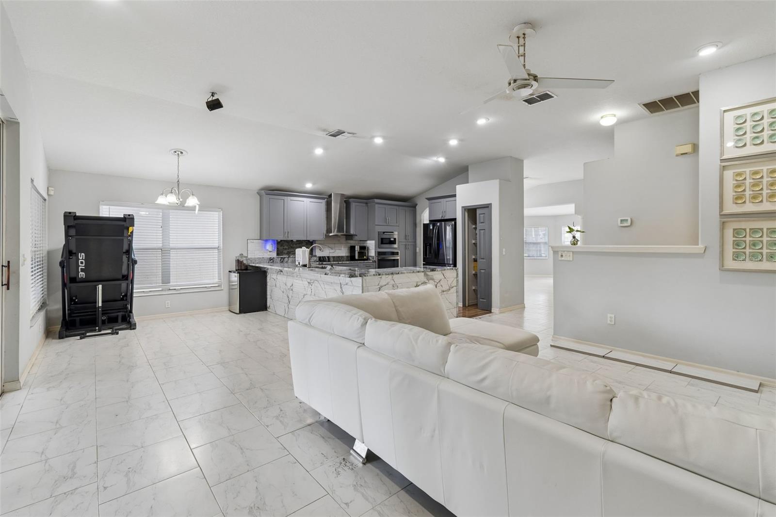 4643 DUNNIE DR