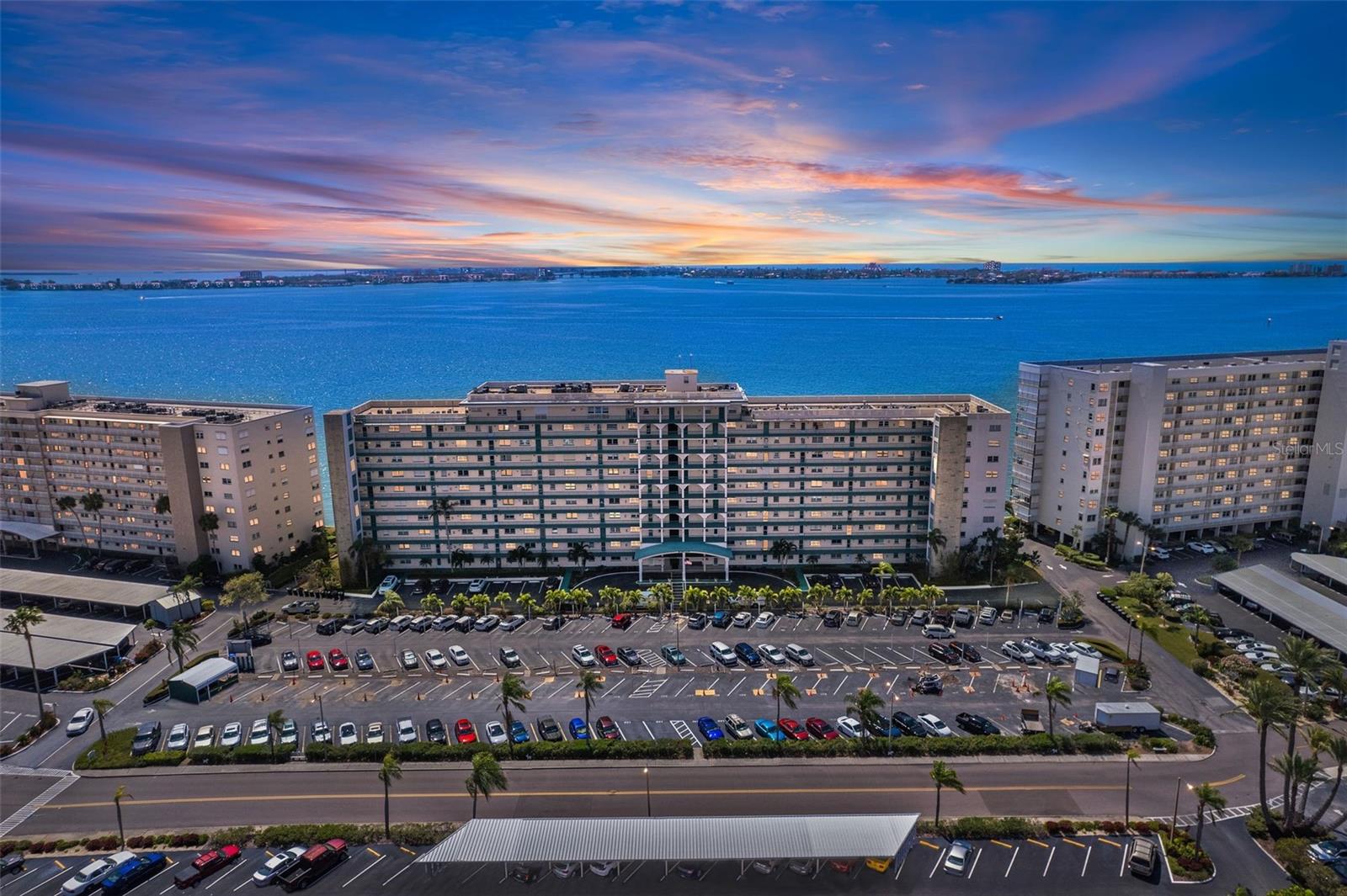 6020 SHORE BLVD S #1102