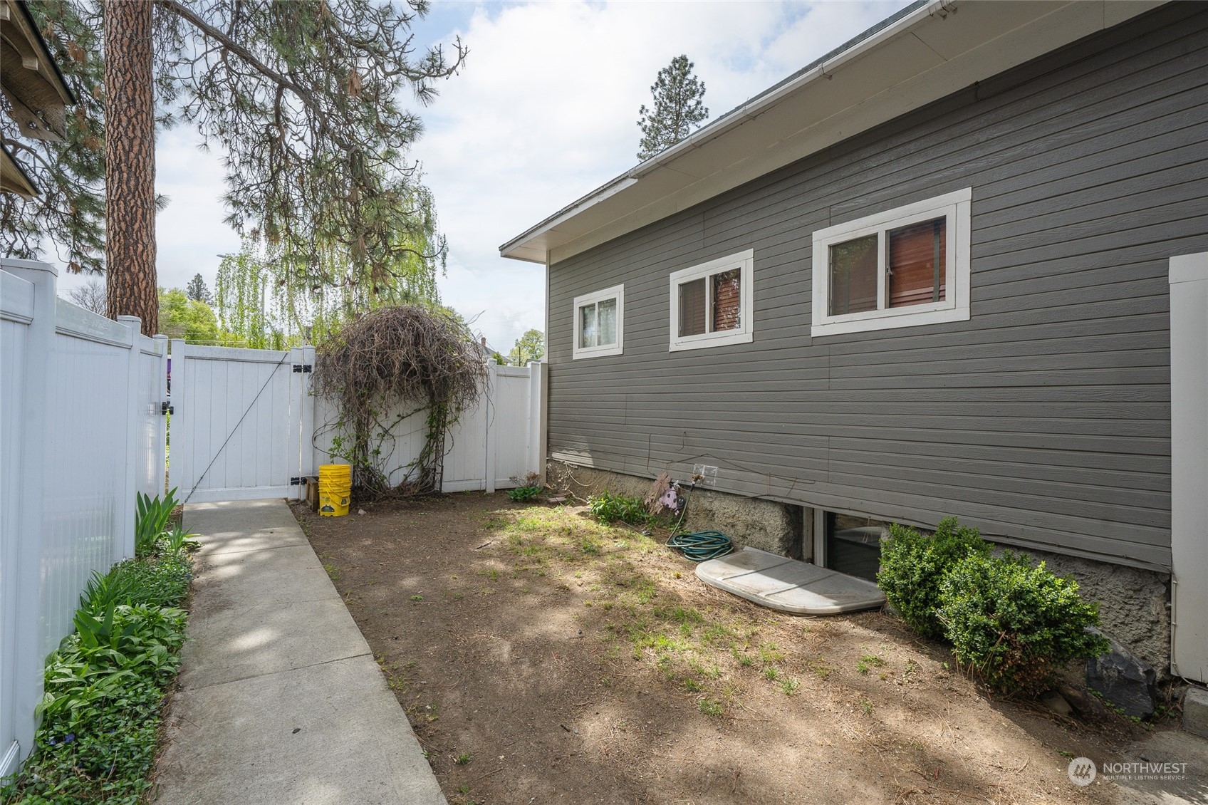 1520 W 10th Avenue