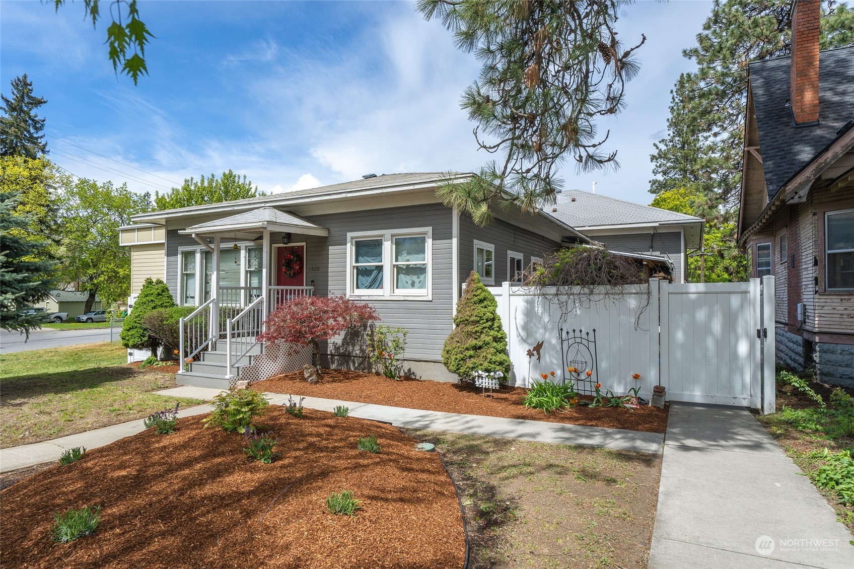 1520 W 10th Avenue
