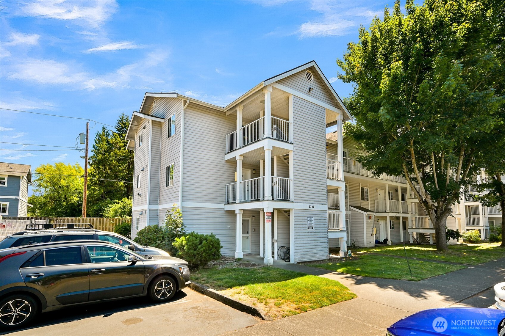 2713 W Maplewood Avenue Unit: 211