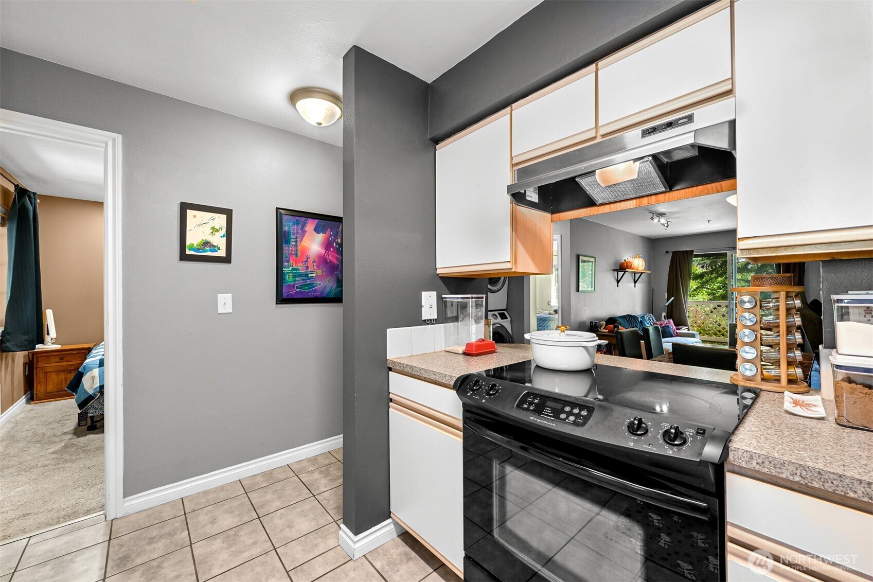 2713 W Maplewood Avenue Unit: 211