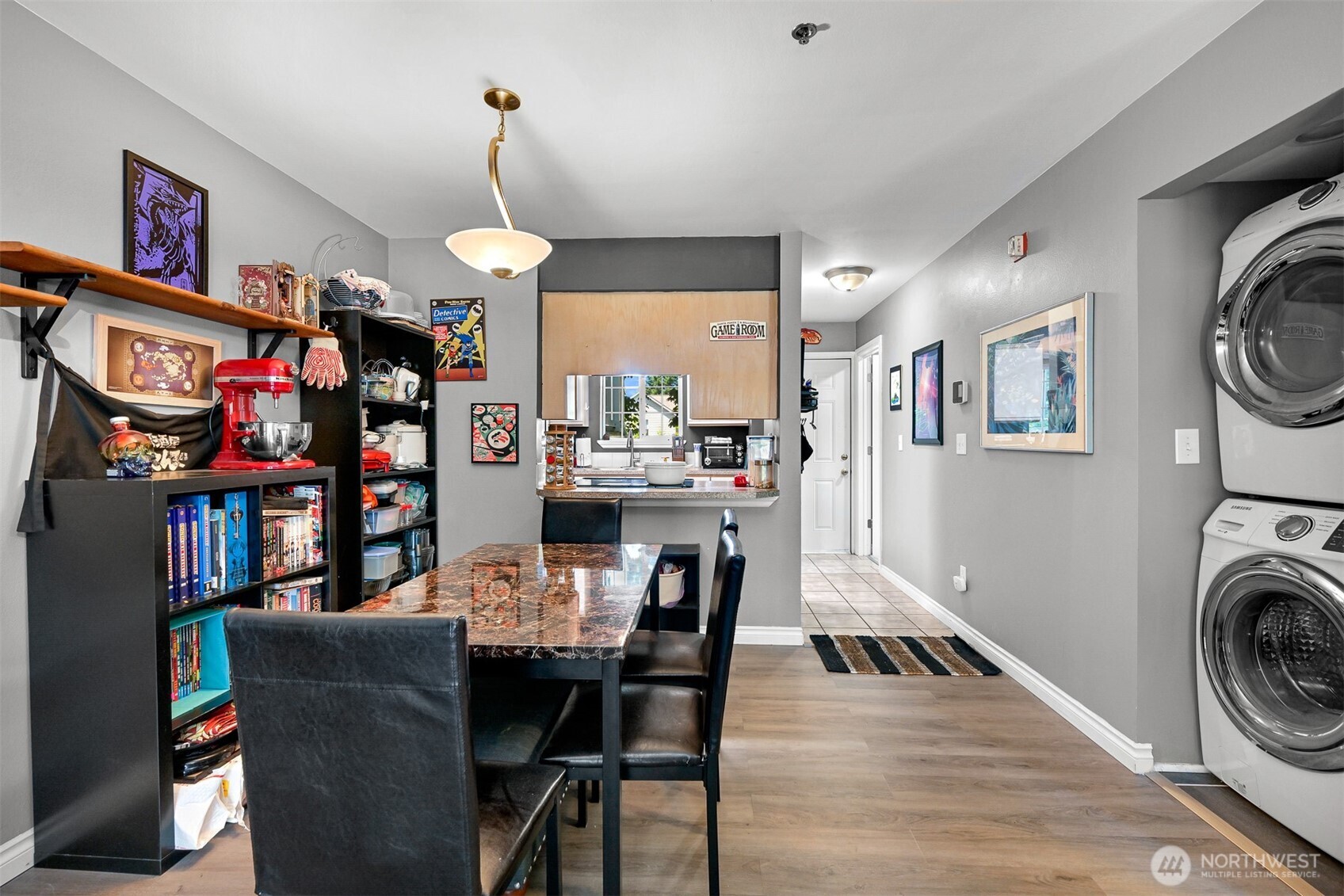 2713 W Maplewood Avenue Unit: 211