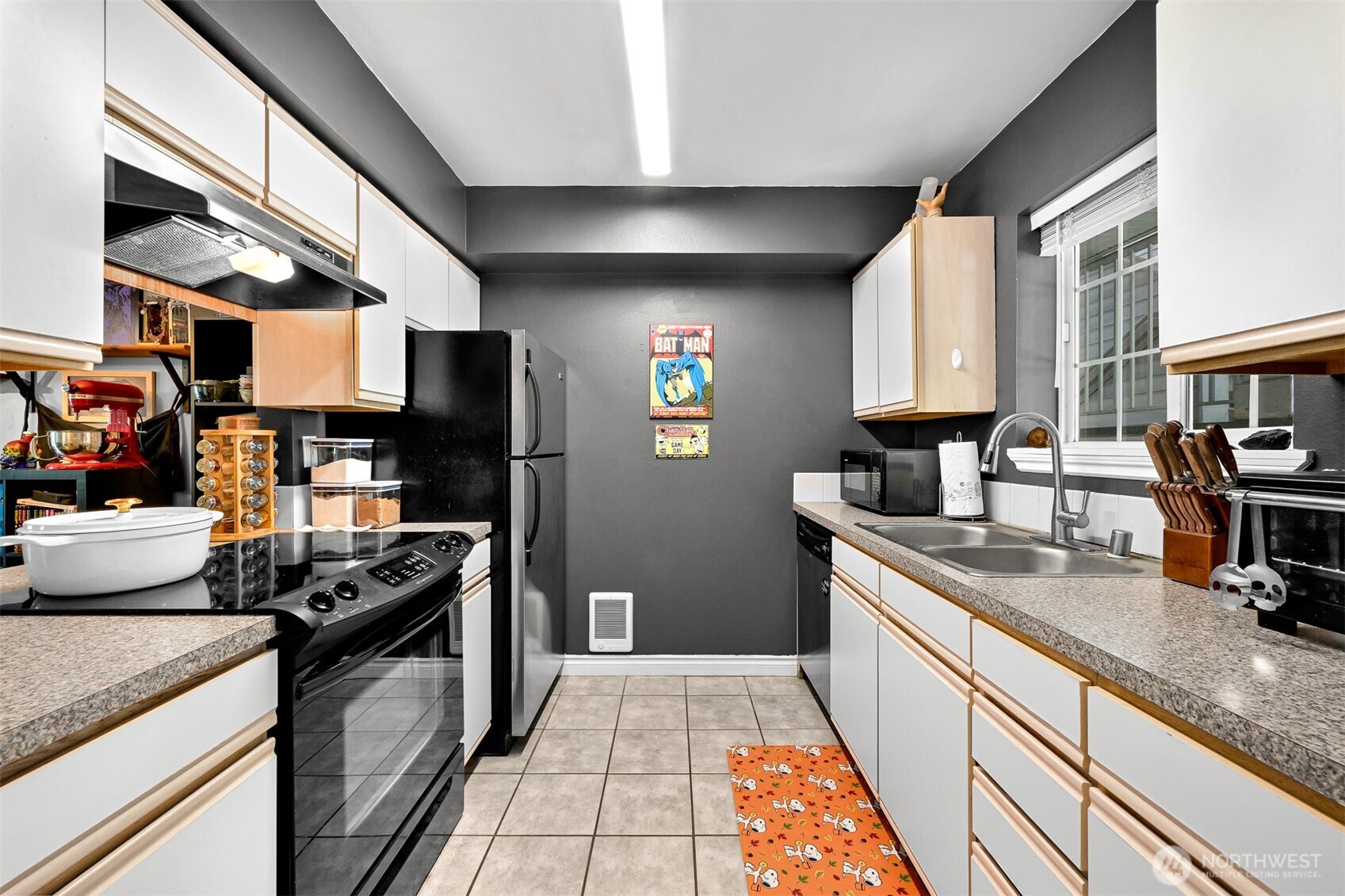 2713 W Maplewood Avenue Unit: 211