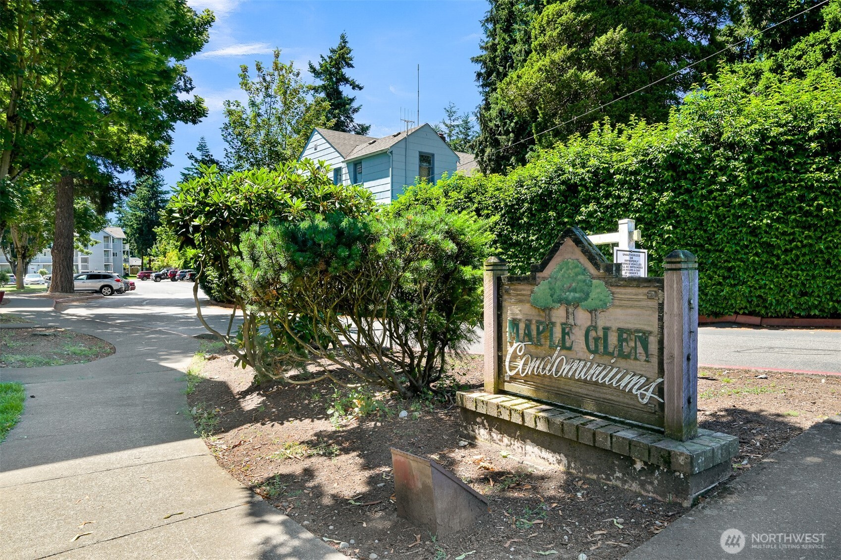 2713 W Maplewood Avenue Unit: 211