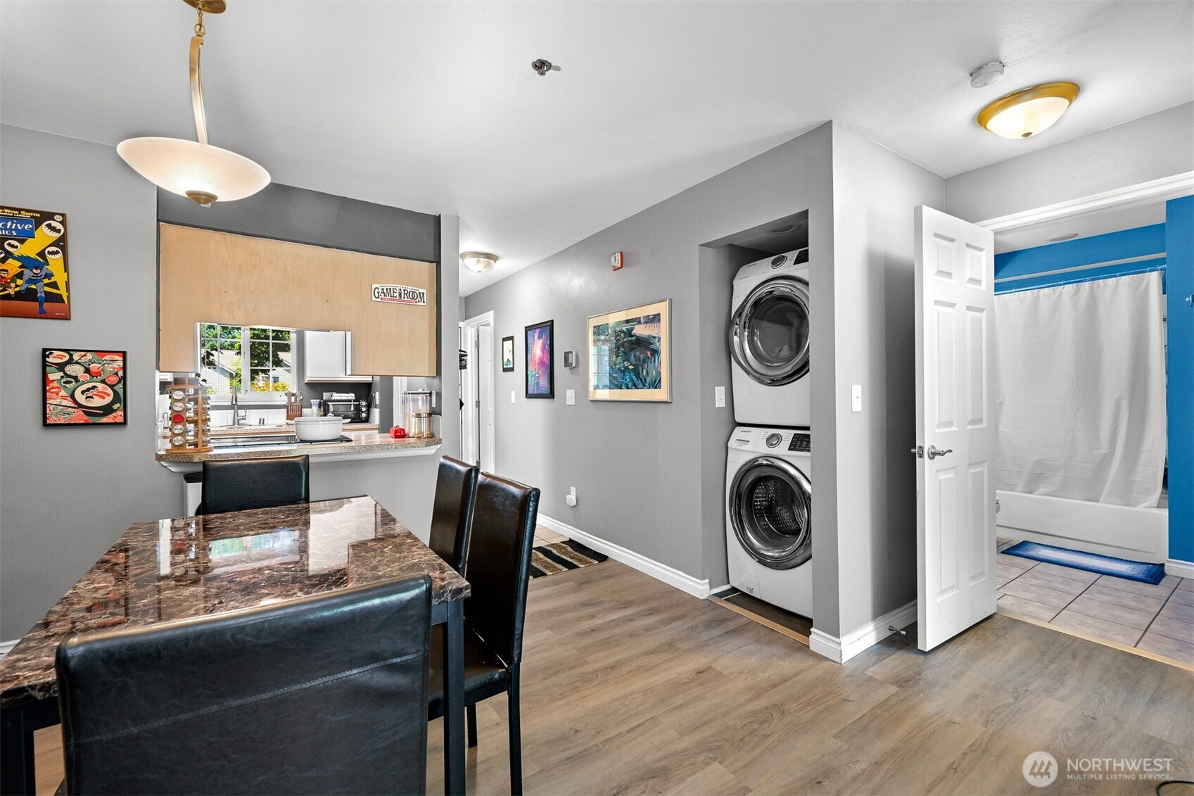 2713 W Maplewood Avenue Unit: 211