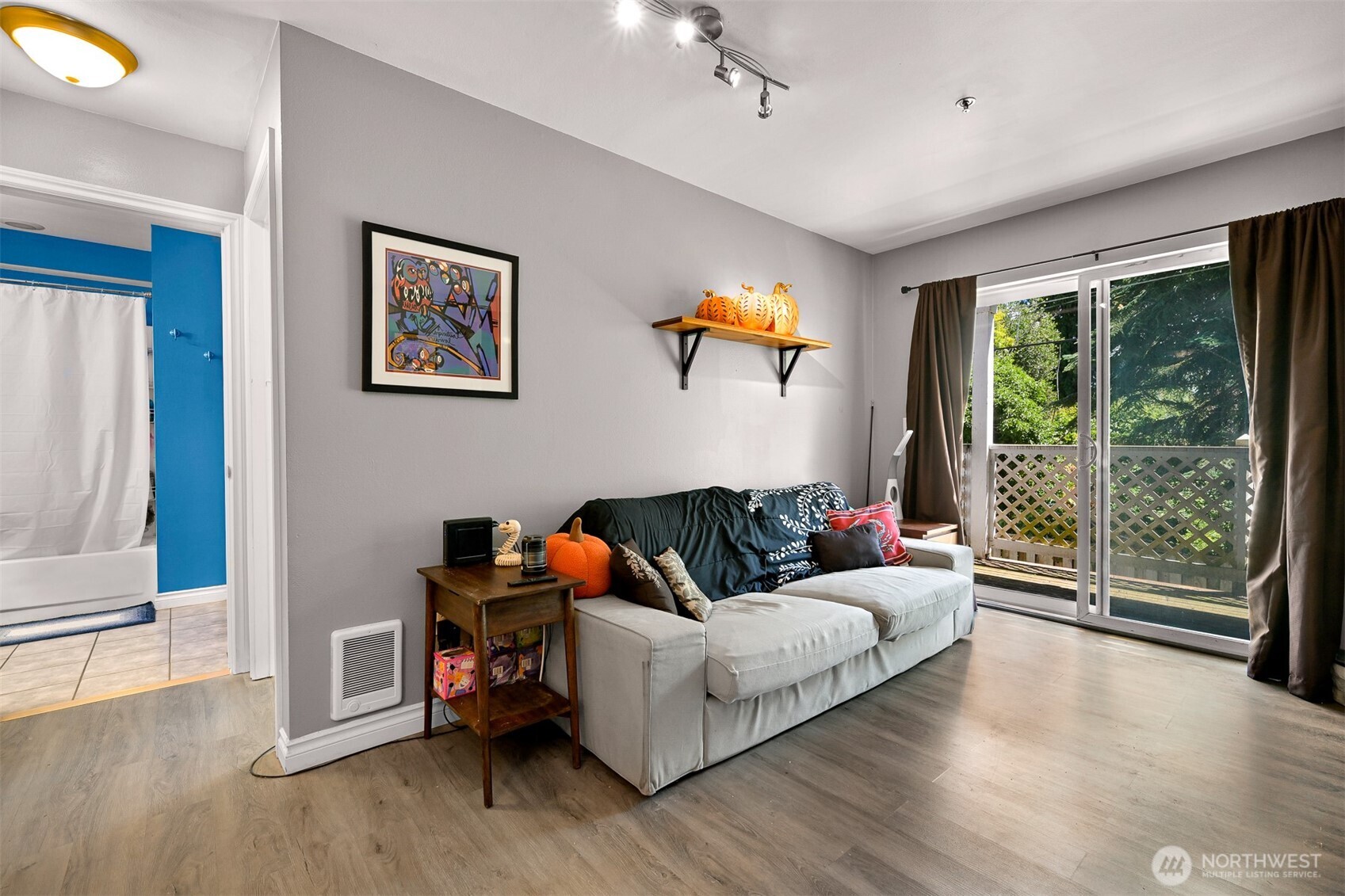 2713 W Maplewood Avenue Unit: 211