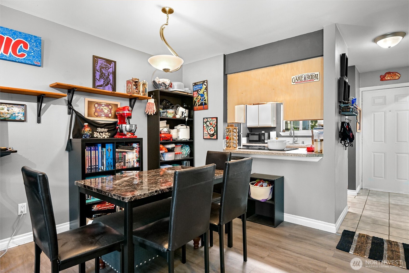2713 W Maplewood Avenue Unit: 211