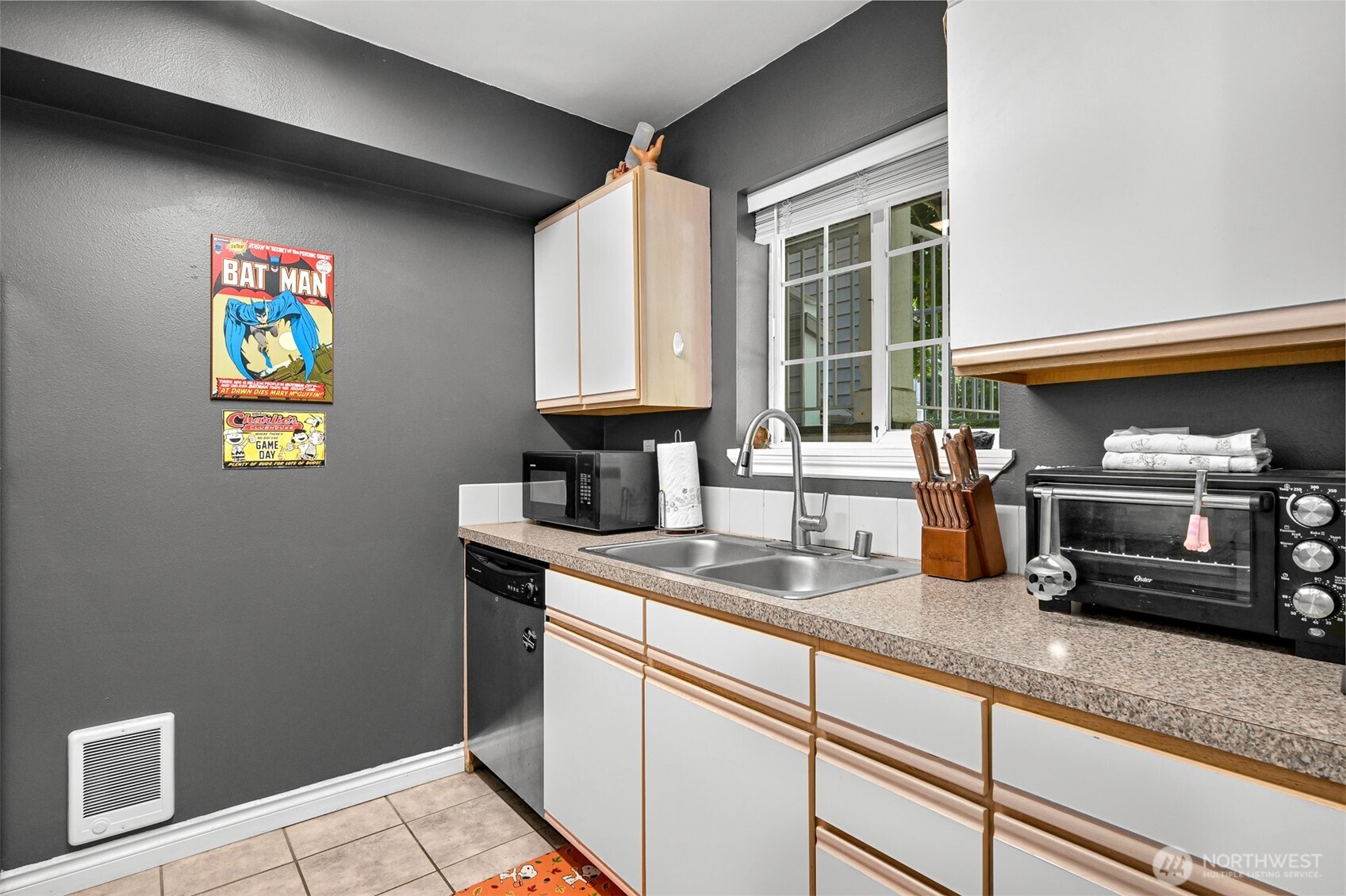 2713 W Maplewood Avenue Unit: 211