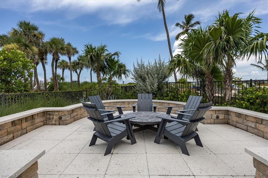 4251 Gulf Shore BLVD N # 17D