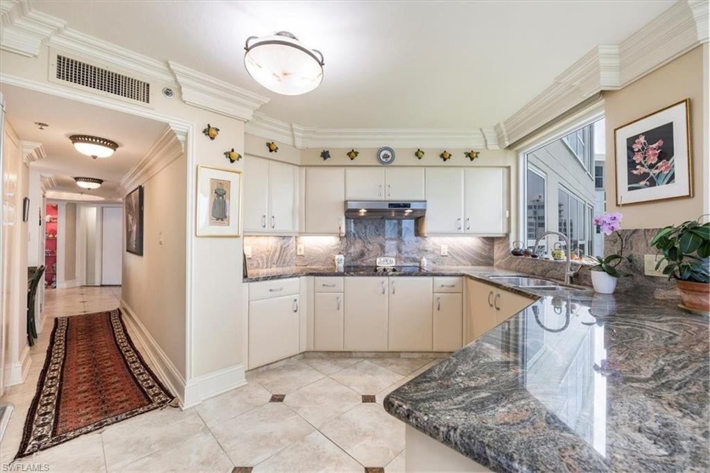 4251 Gulf Shore BLVD N # 17D