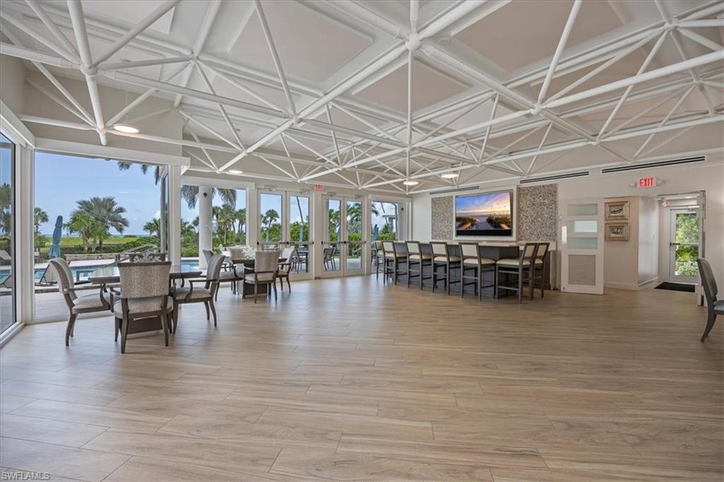4251 Gulf Shore BLVD N # 17D