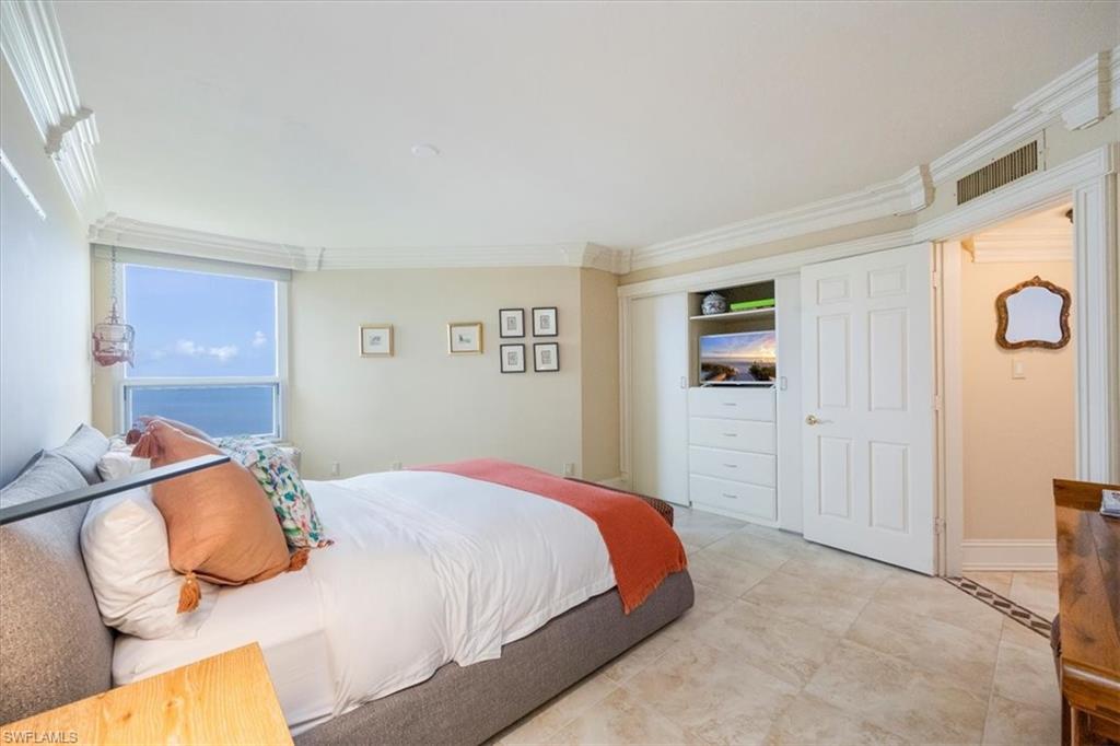 4251 Gulf Shore BLVD N # 17D