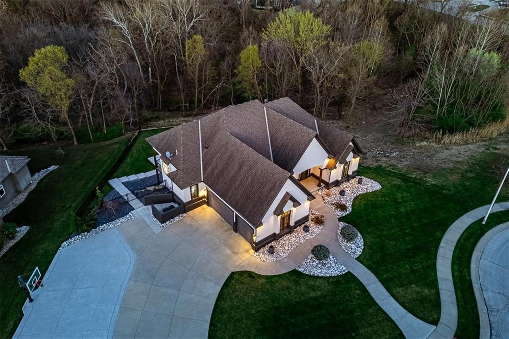 6837 N Myrtle Court