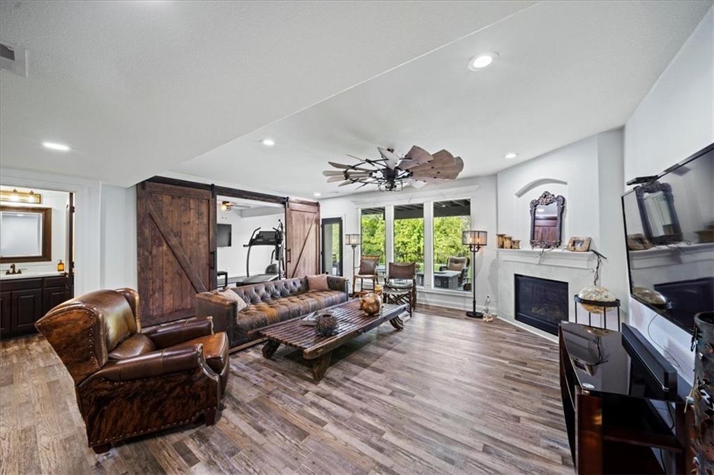 6837 N Myrtle Court