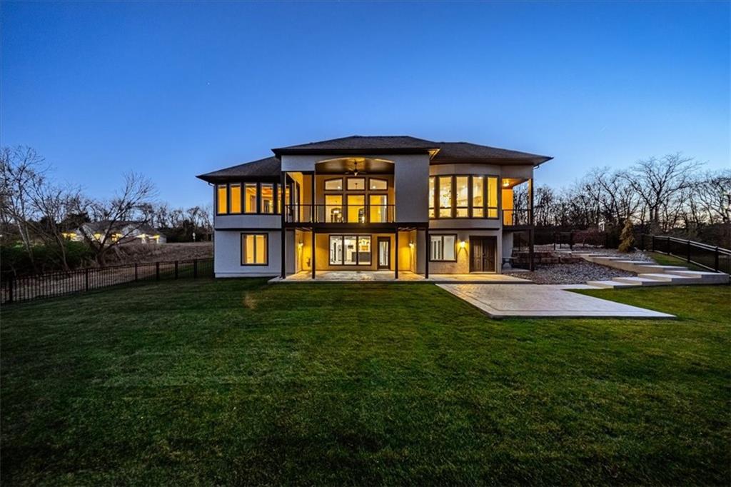 6837 N Myrtle Court