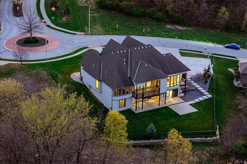6837 N Myrtle Court