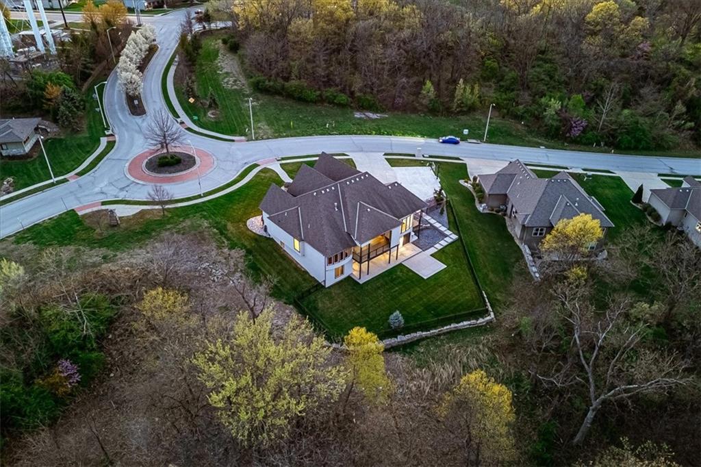 6837 N Myrtle Court
