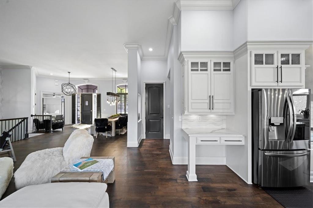 6837 N Myrtle Court