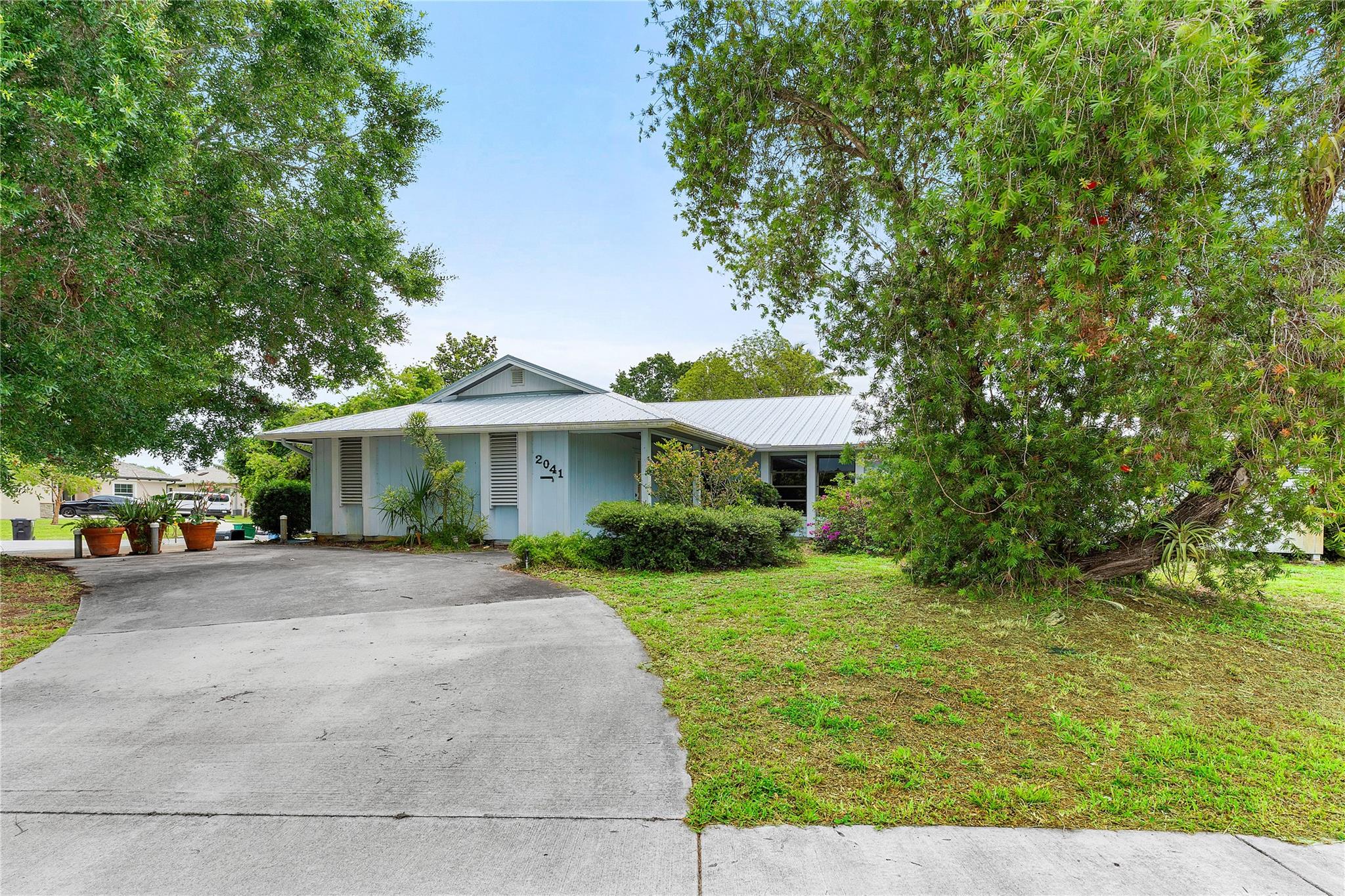 2041 SE Floresta Dr