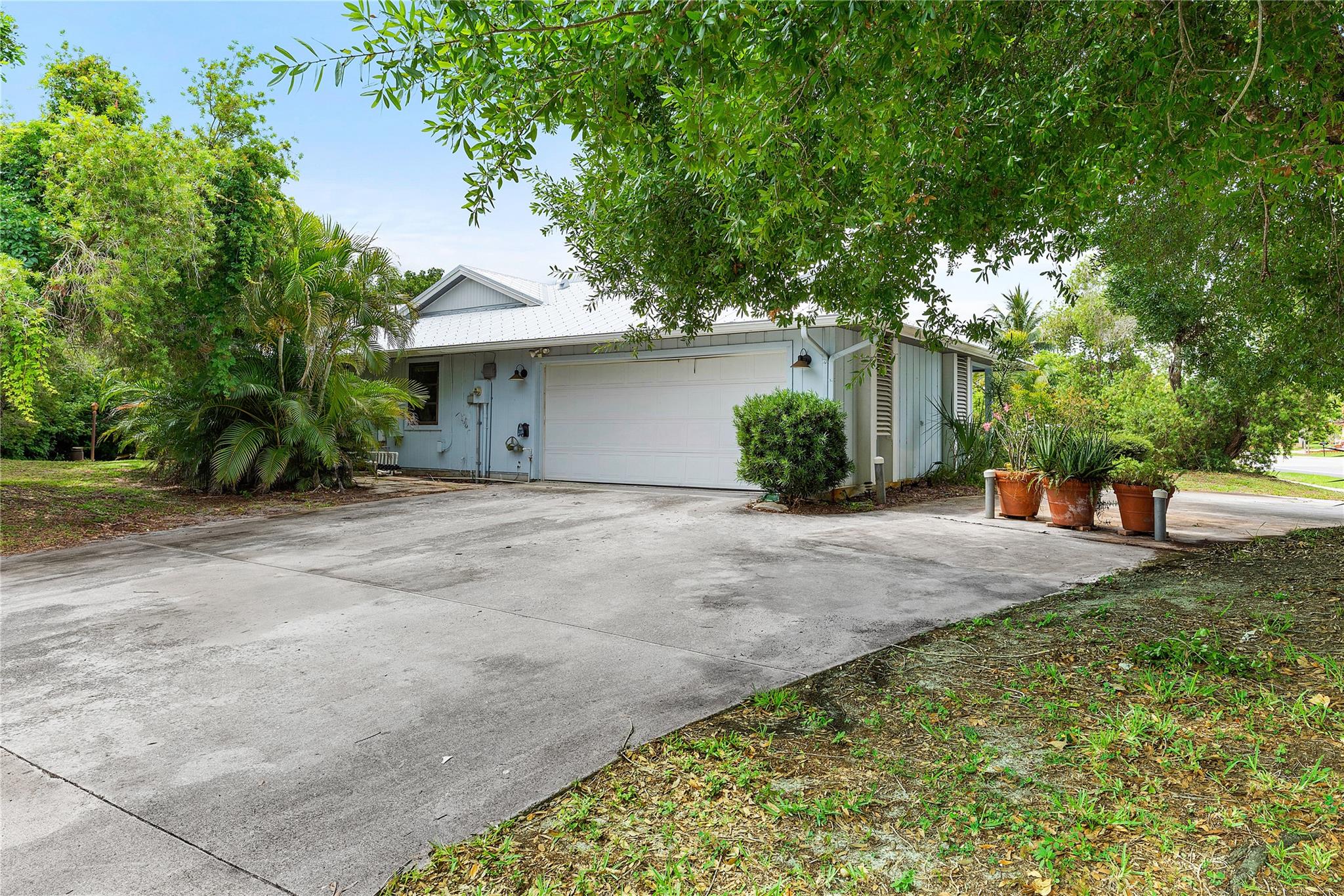 2041 SE Floresta Dr