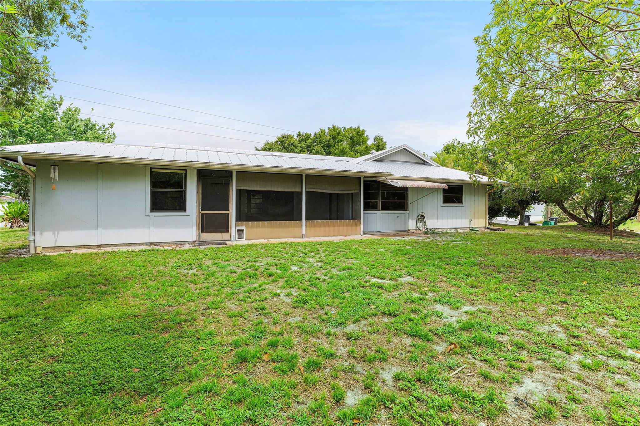 2041 SE Floresta Dr