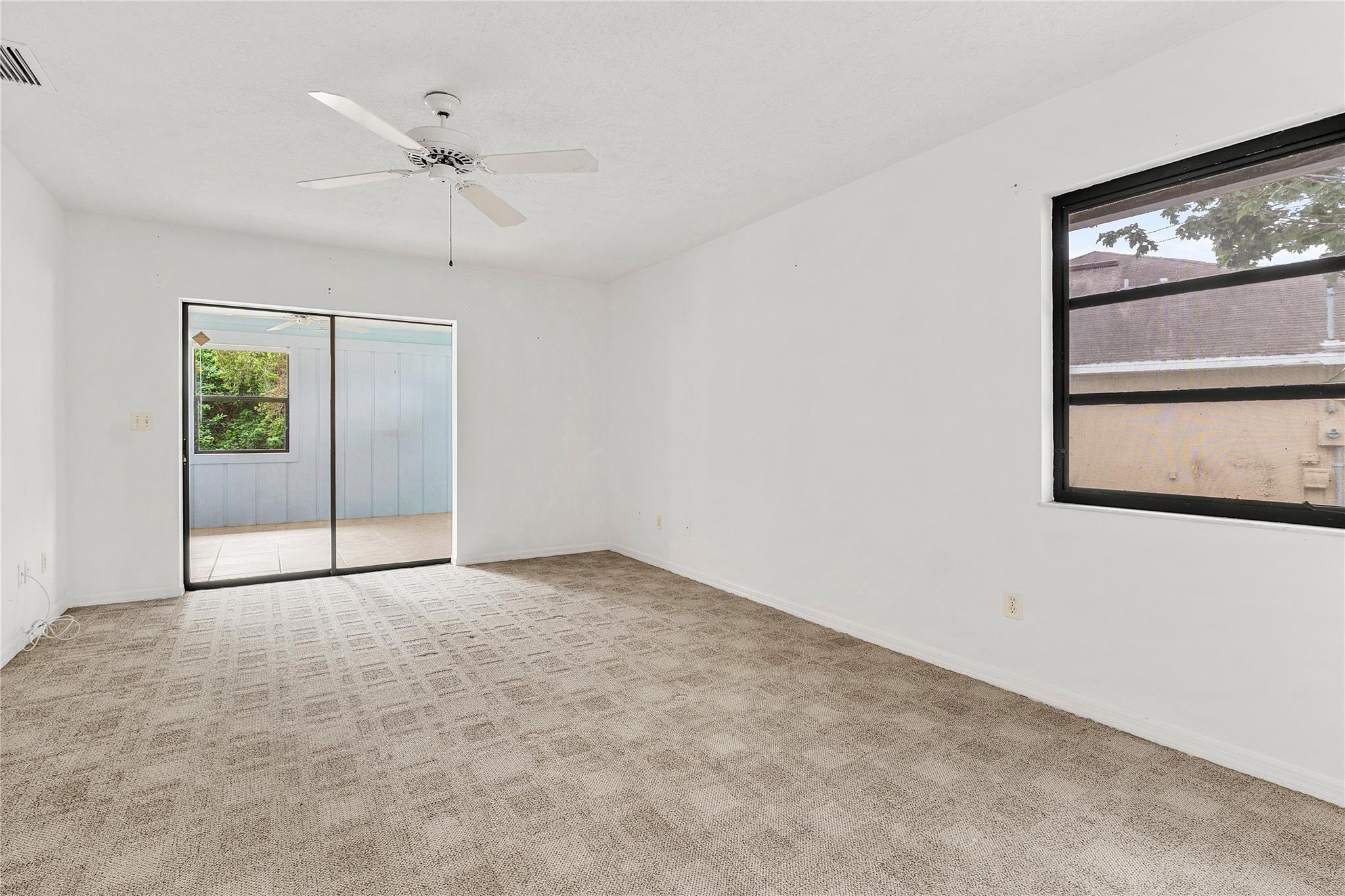 2041 SE Floresta Dr