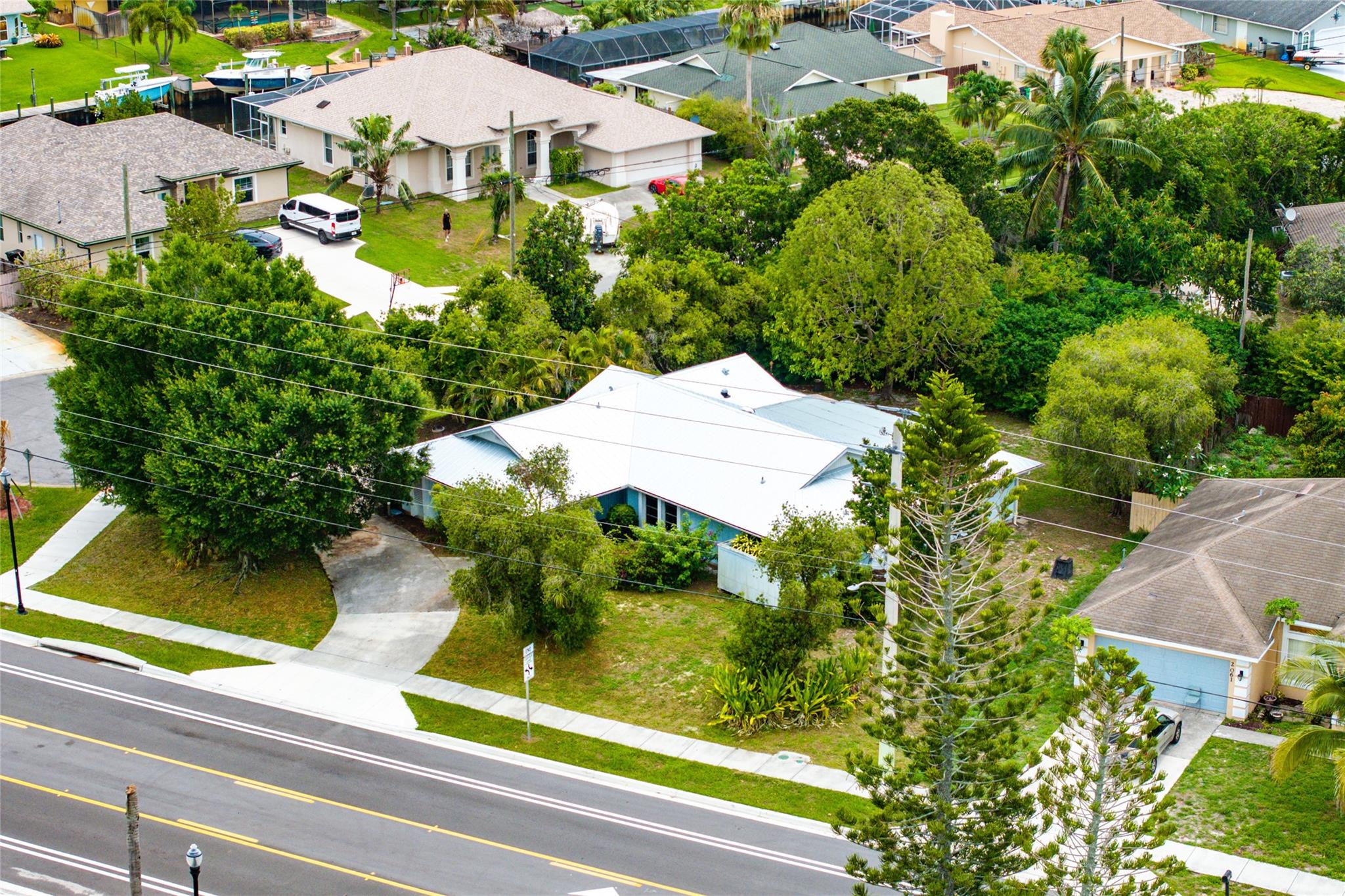 2041 SE Floresta Dr
