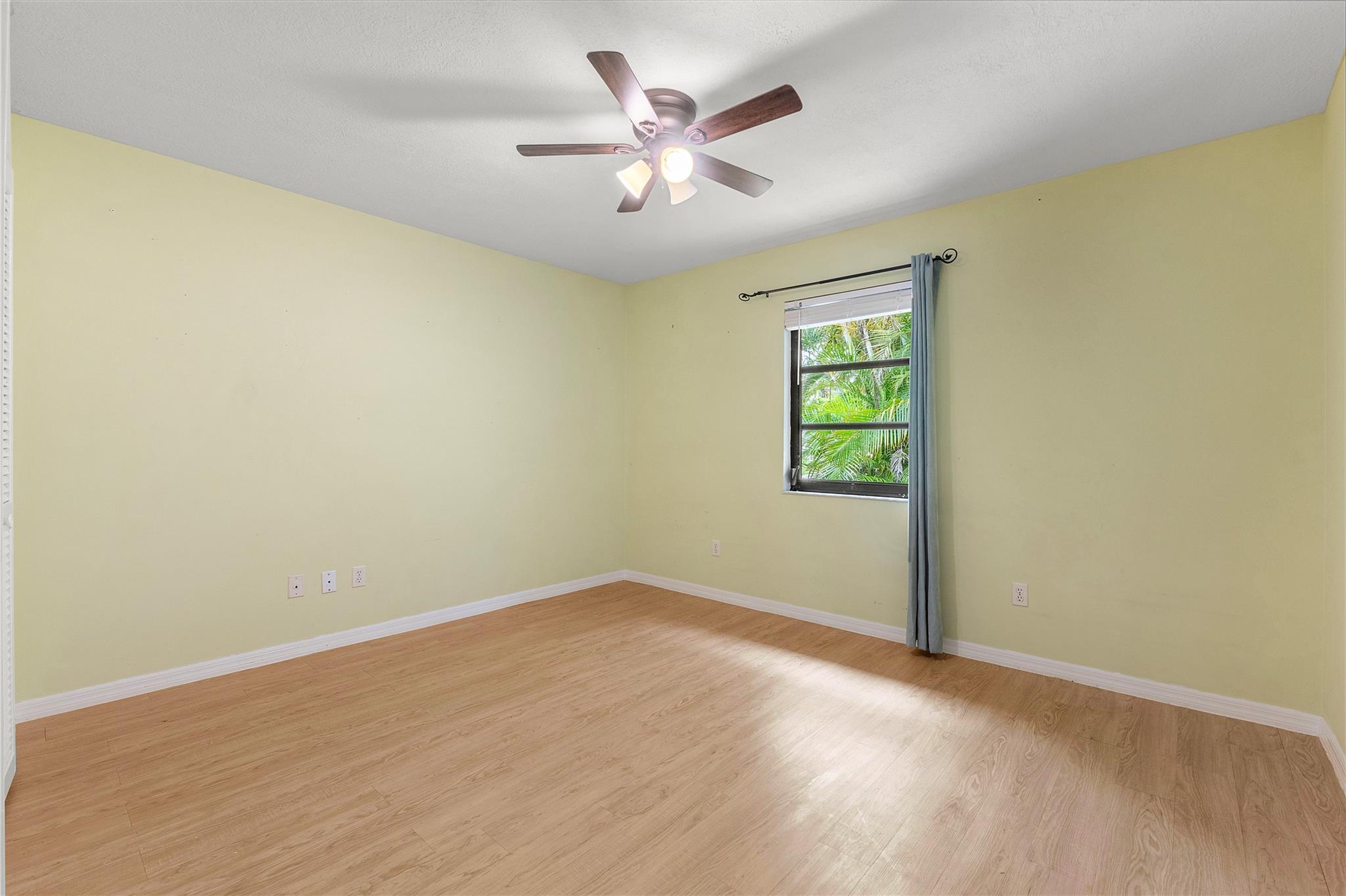 2041 SE Floresta Dr