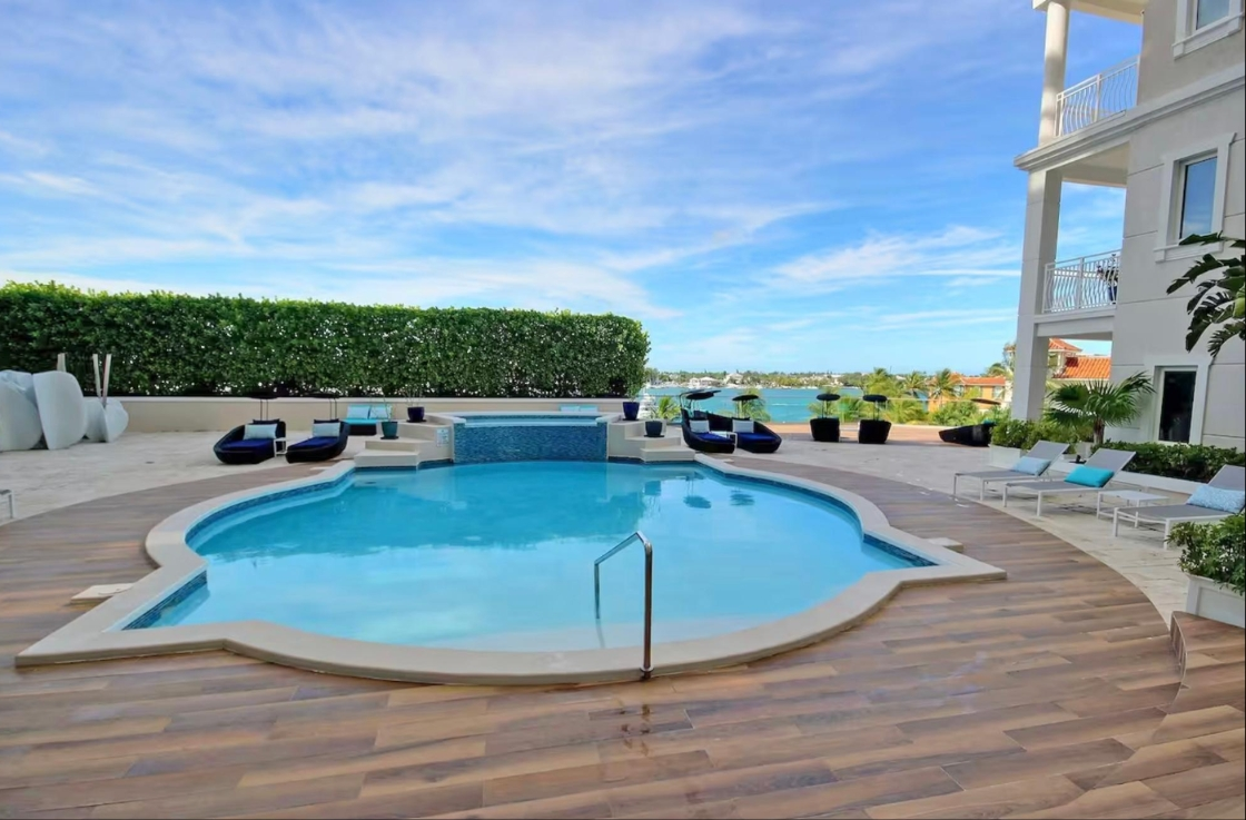 One Ocean PARADISE ISLAND, N.P. Unit: 104