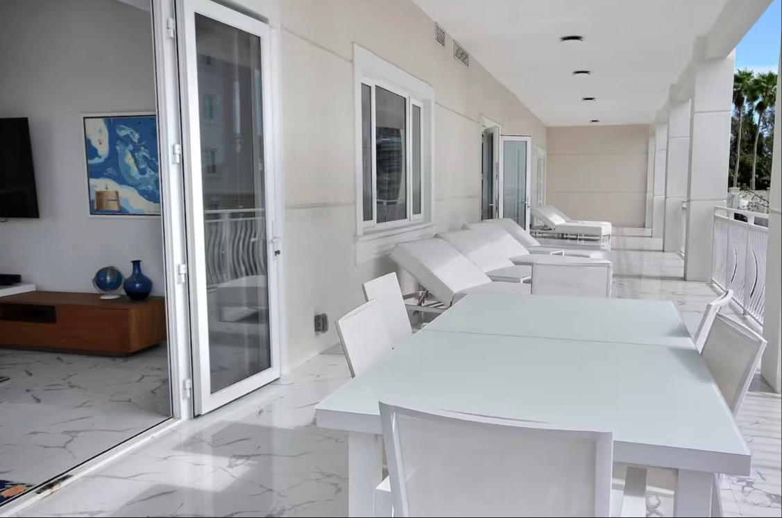 One Ocean PARADISE ISLAND, N.P. Unit: 104