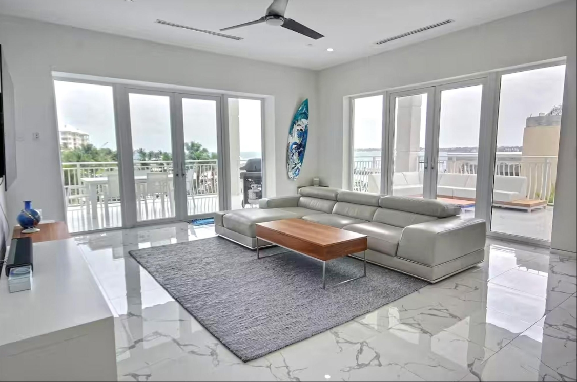 One Ocean PARADISE ISLAND, N.P. Unit: 104