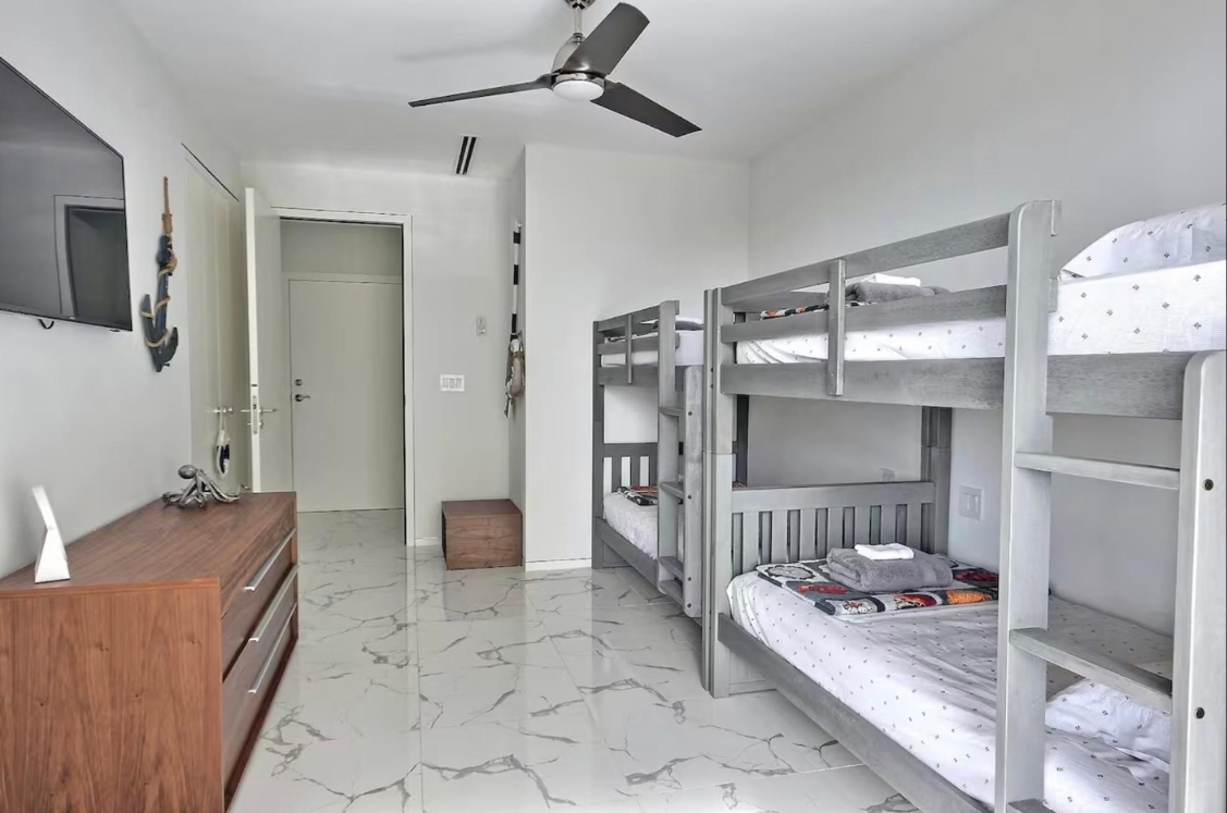 One Ocean PARADISE ISLAND, N.P. Unit: 104