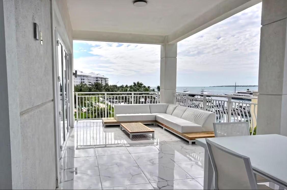 One Ocean PARADISE ISLAND, N.P. Unit: 104