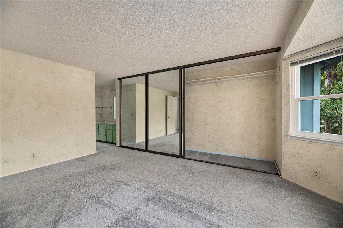 834 Bay ST