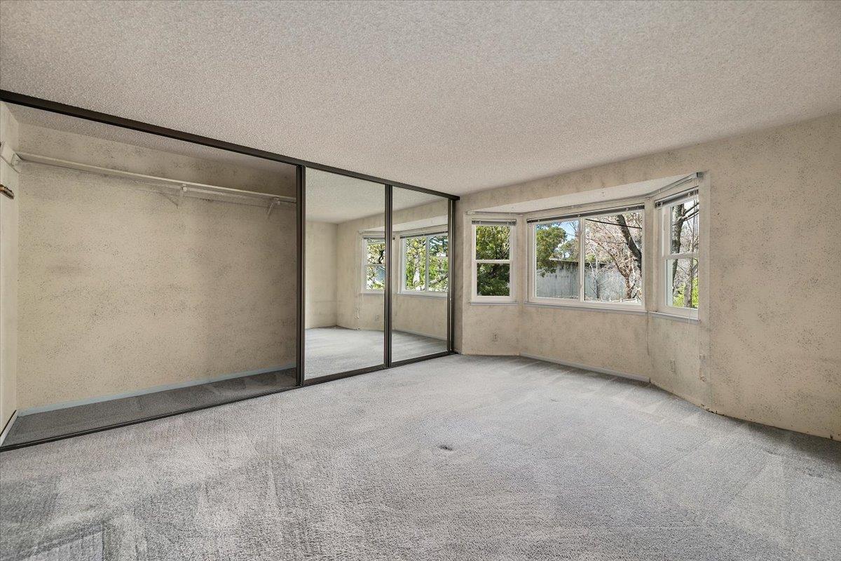 834 Bay ST