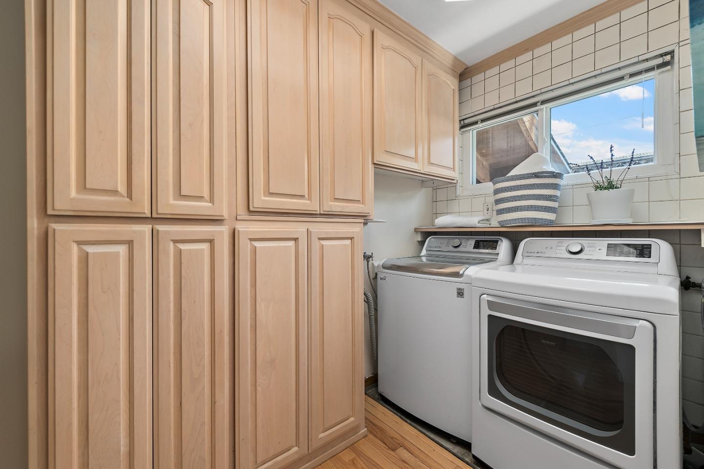571 Mccarty AVE