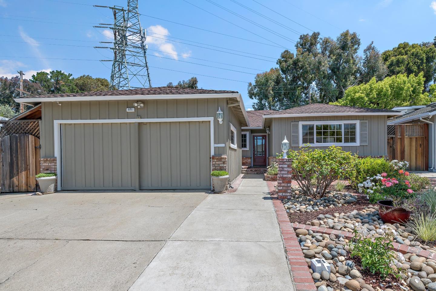 571 Mccarty AVE