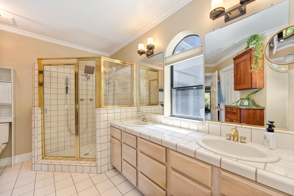 1688 Springvale Road