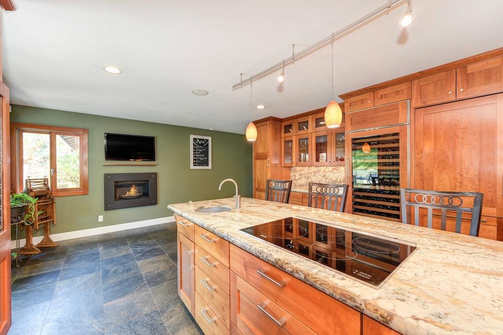 1688 Springvale Road