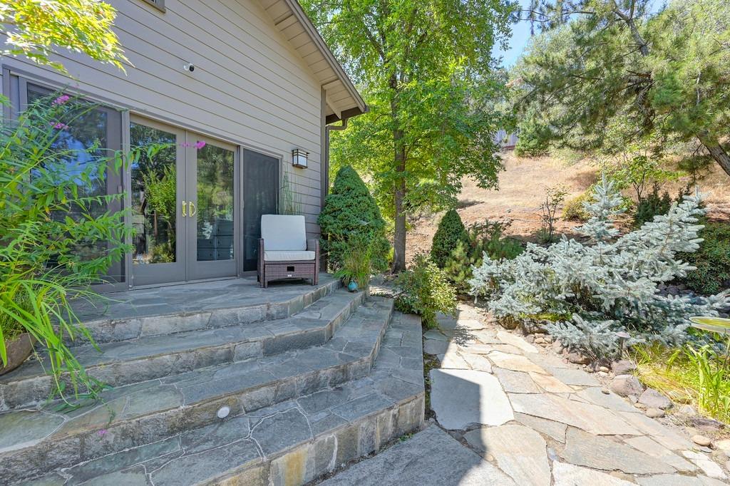 1688 Springvale Road