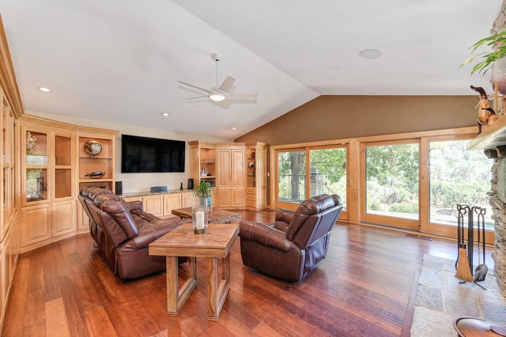 1688 Springvale Road