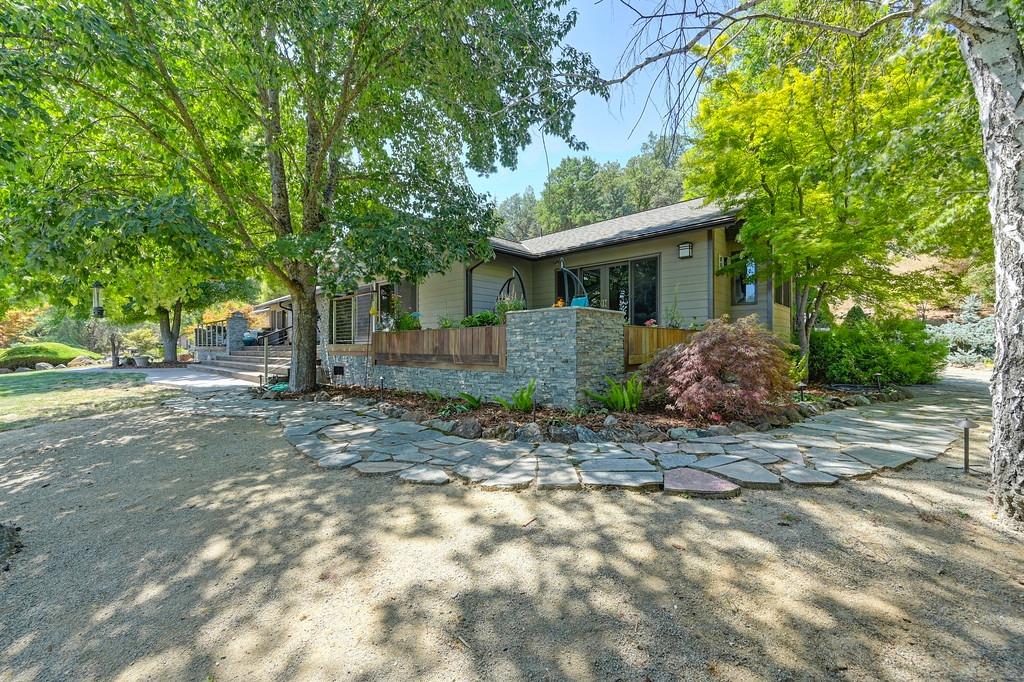 1688 Springvale Road