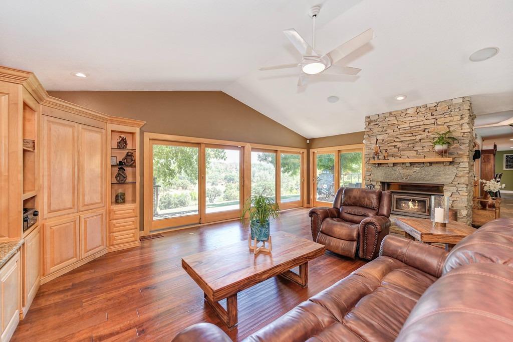 1688 Springvale Road