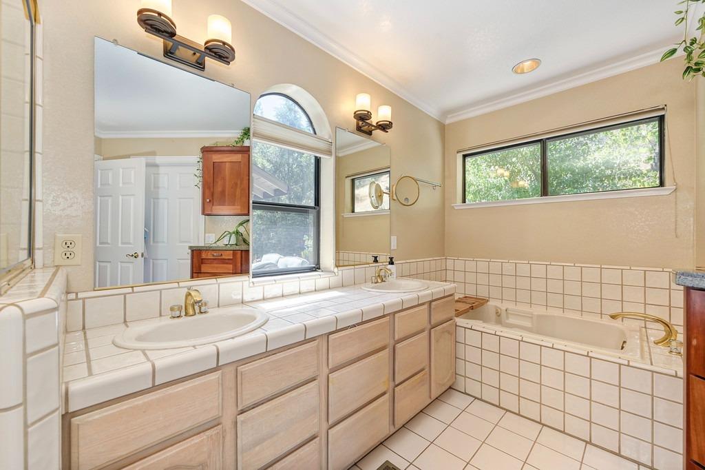 1688 Springvale Road