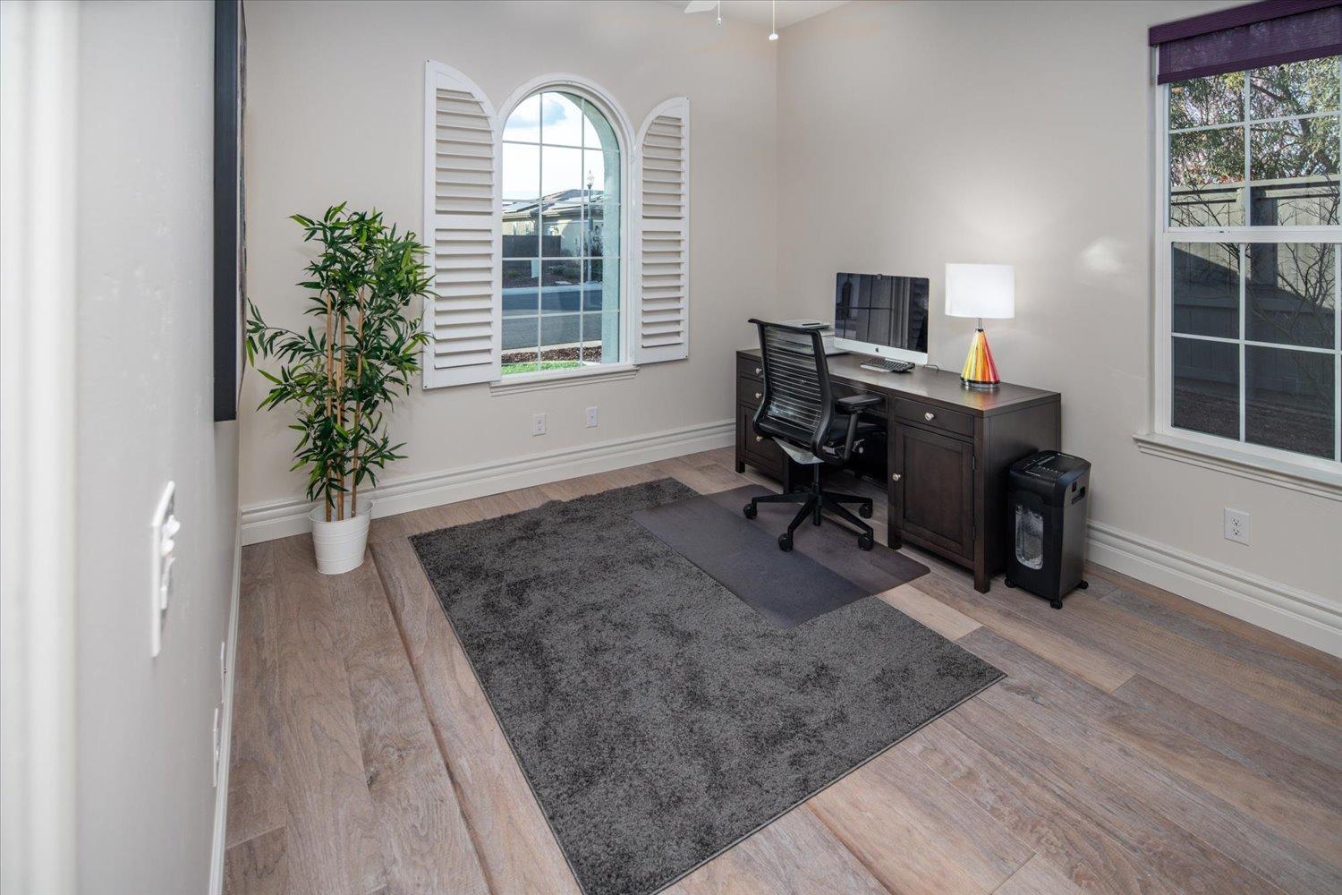 5823 Tree Swallow Circle