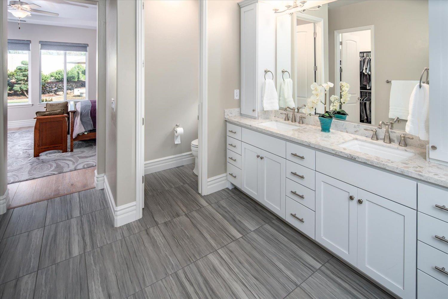 5823 Tree Swallow Circle