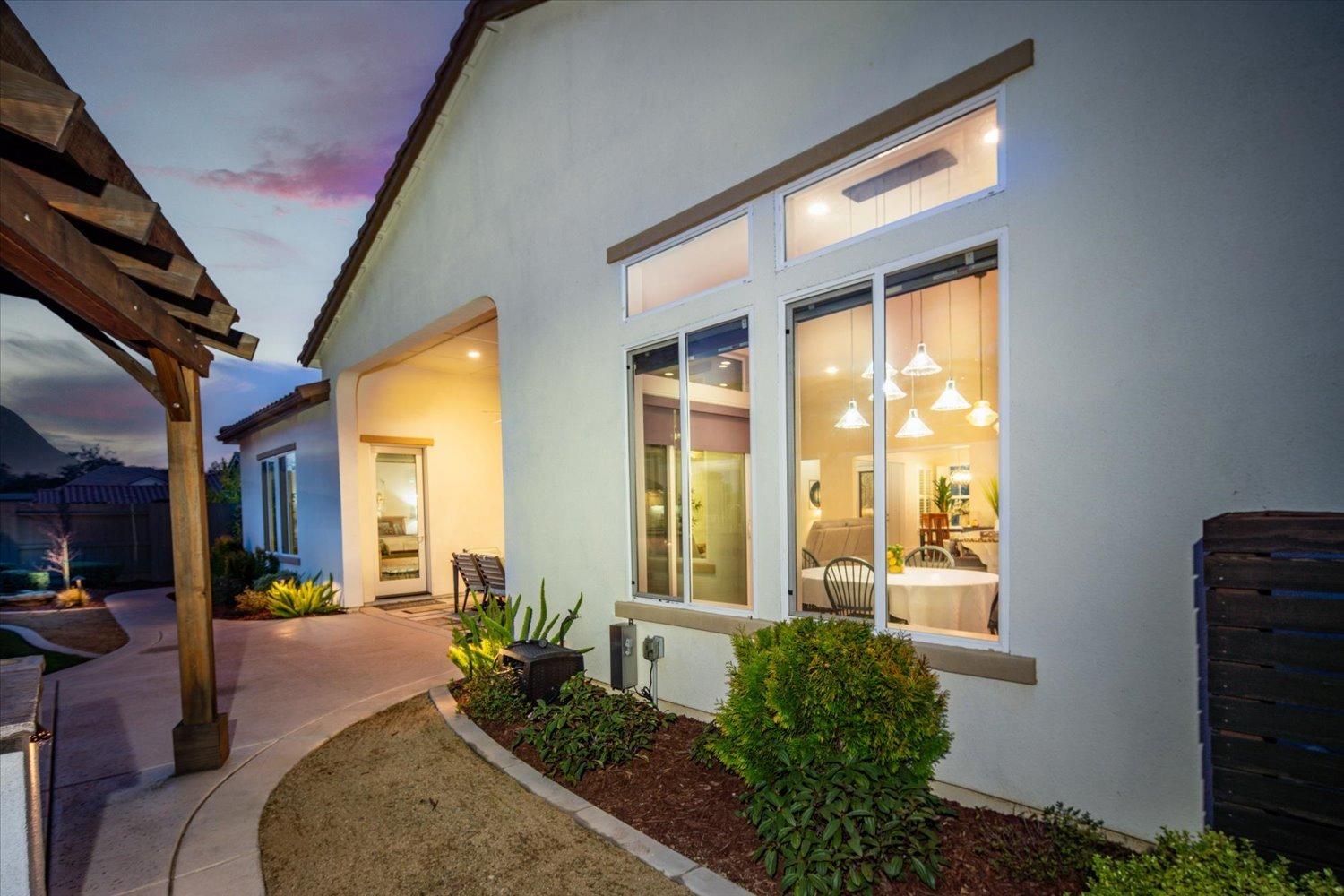 5823 Tree Swallow Circle