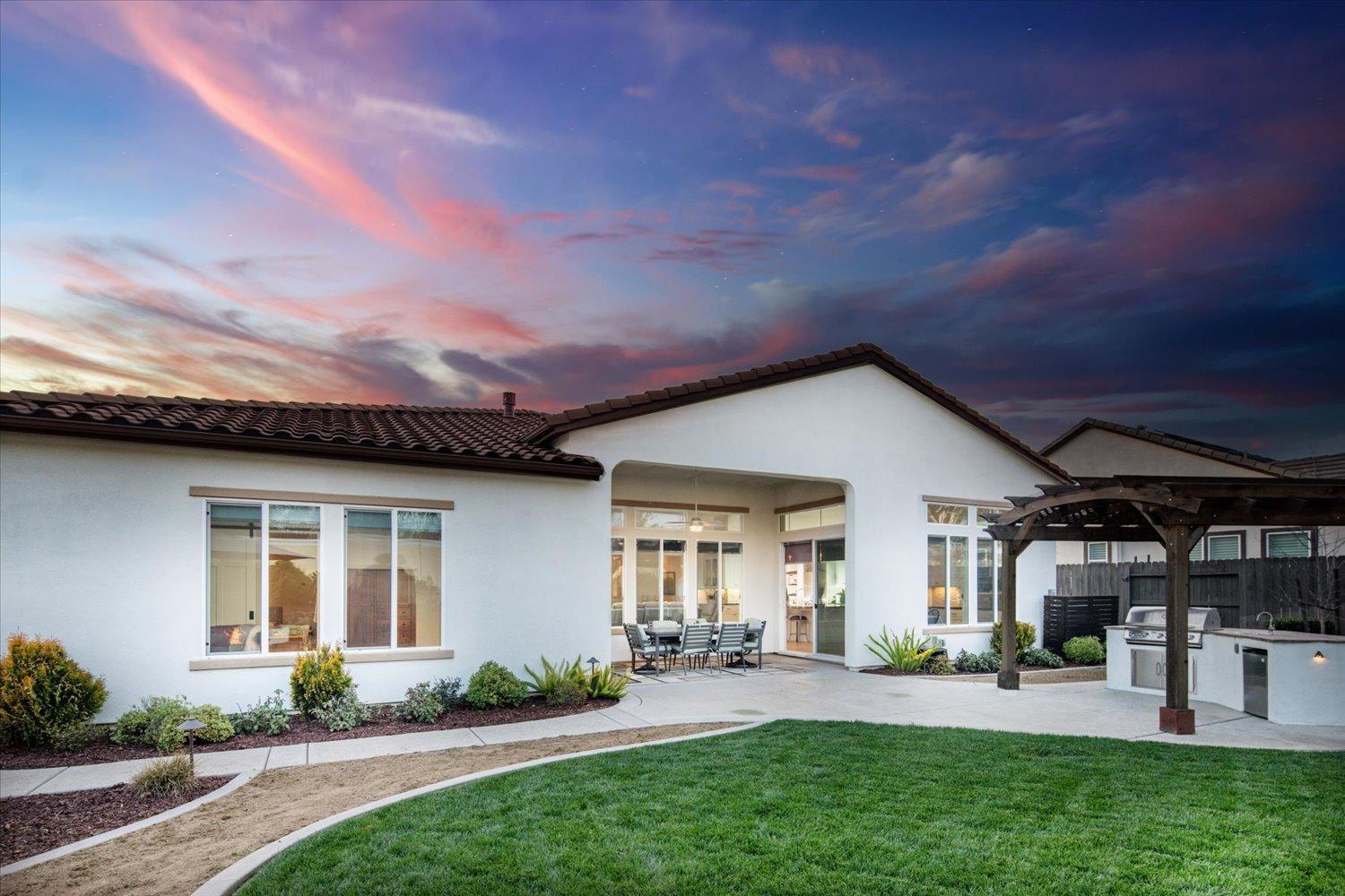 5823 Tree Swallow Circle